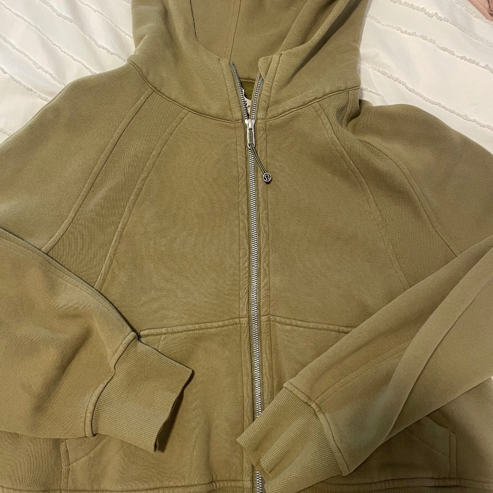 green Lululemon Scuba size m/l